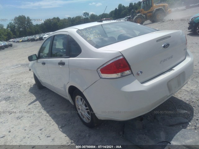 Photo 2 VIN: 1FAHP3FN2BW104952 - FORD FOCUS 