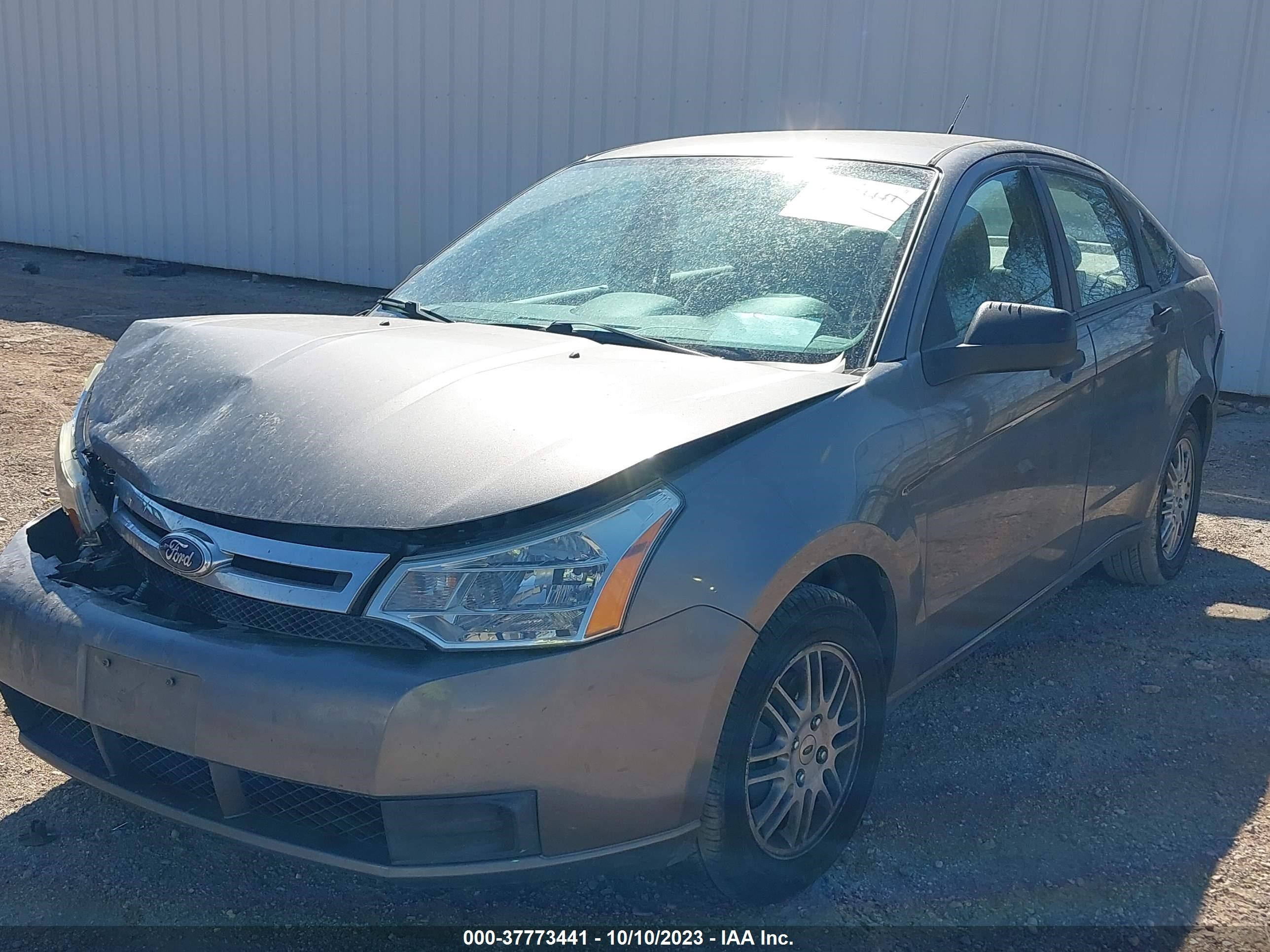 Photo 1 VIN: 1FAHP3FN2BW113134 - FORD FOCUS 