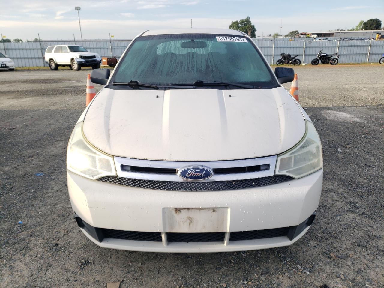 Photo 4 VIN: 1FAHP3FN2BW135456 - FORD FOCUS 