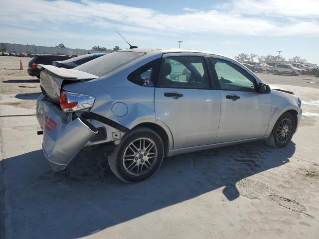 Photo 2 VIN: 1FAHP3FN3AW235533 - FORD FOCUS SE 