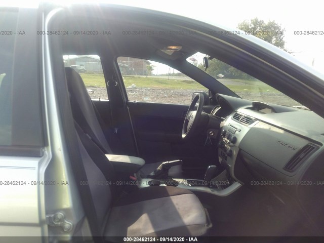 Photo 4 VIN: 1FAHP3FN3BW105527 - FORD FOCUS 