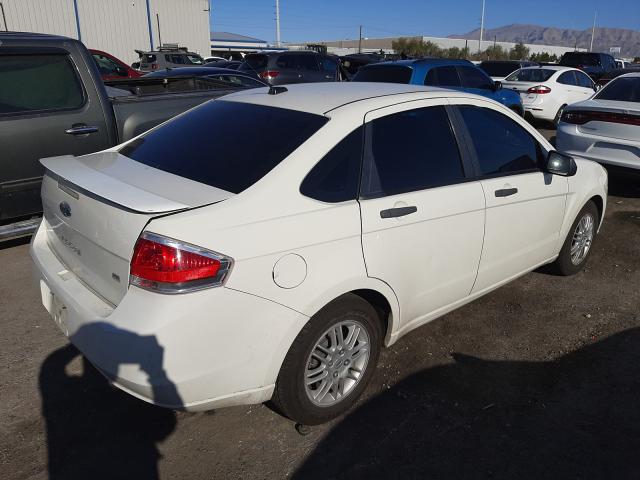 Photo 3 VIN: 1FAHP3FN3BW112929 - FORD FOCUS SE 