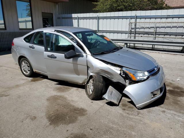 Photo 3 VIN: 1FAHP3FN3BW135711 - FORD FOCUS SE 