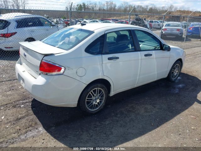 Photo 3 VIN: 1FAHP3FN3BW158292 - FORD FOCUS 