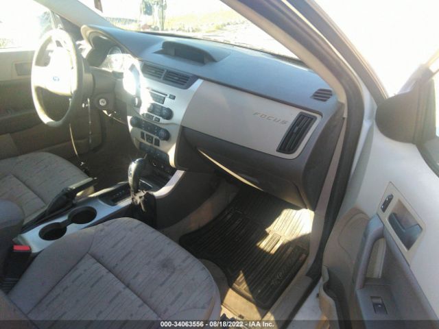 Photo 4 VIN: 1FAHP3FN3BW182298 - FORD FOCUS 