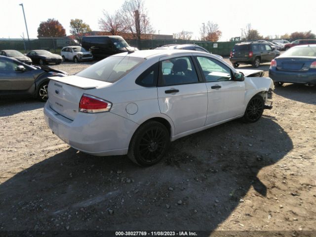 Photo 3 VIN: 1FAHP3FN3BW199909 - FORD FOCUS 