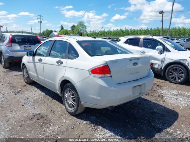 Photo 2 VIN: 1FAHP3FN4AW172961 - FORD FOCUS 