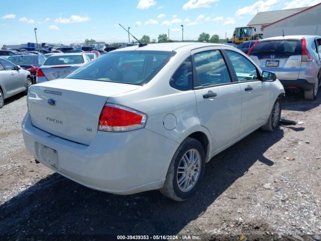 Photo 3 VIN: 1FAHP3FN4AW172961 - FORD FOCUS 