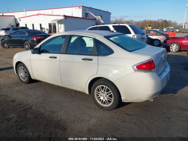 Photo 2 VIN: 1FAHP3FN4BW105147 - FORD FOCUS 