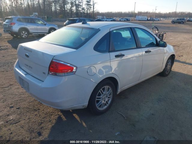 Photo 3 VIN: 1FAHP3FN4BW105147 - FORD FOCUS 