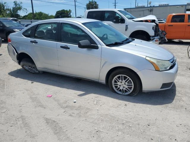 Photo 3 VIN: 1FAHP3FN4BW142764 - FORD FOCUS SE 