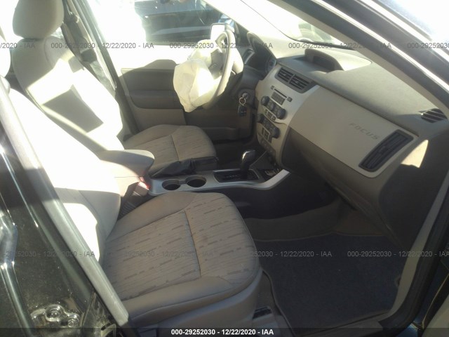 Photo 4 VIN: 1FAHP3FN4BW158494 - FORD FOCUS 