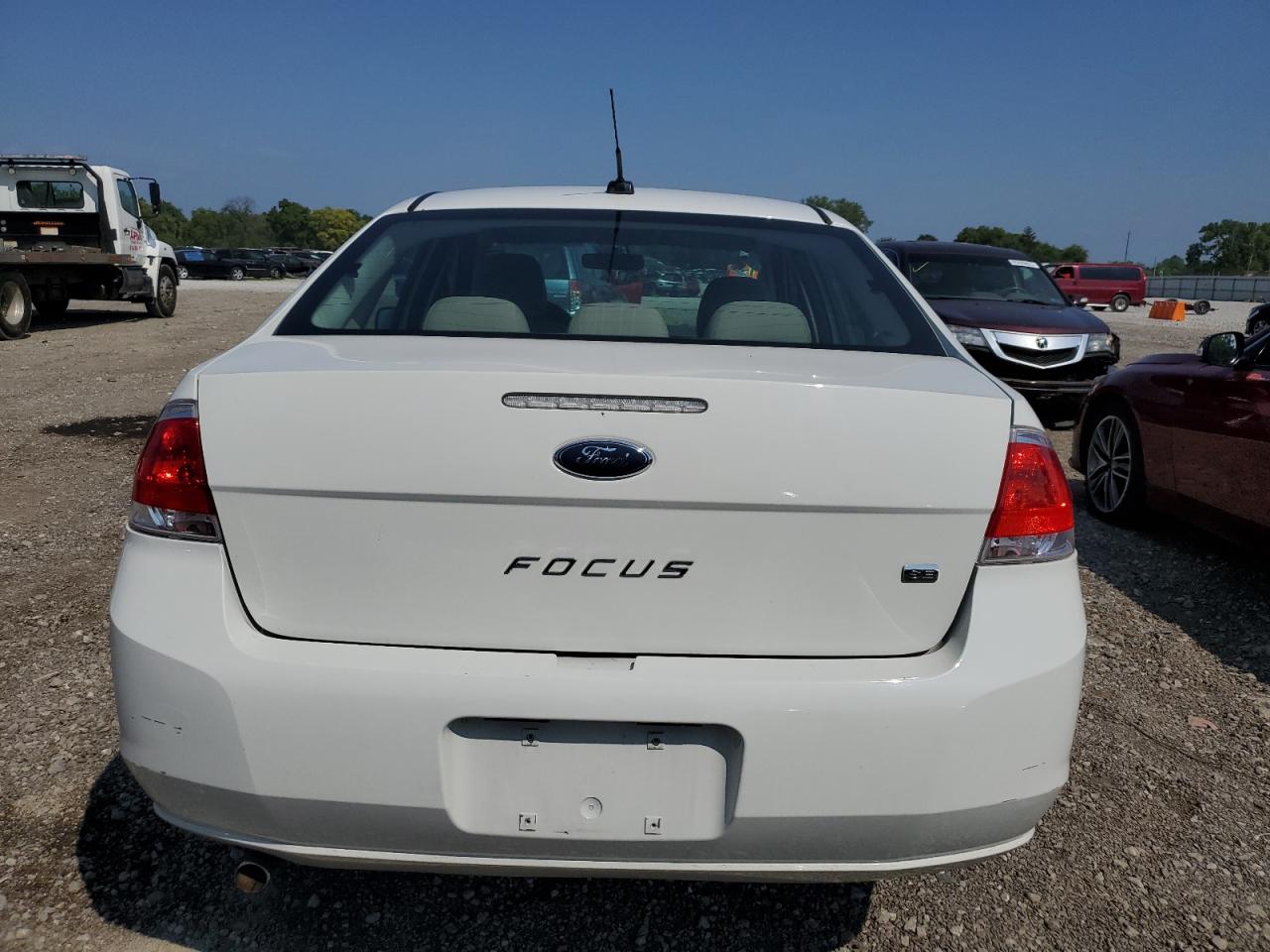 Photo 5 VIN: 1FAHP3FN4BW203966 - FORD FOCUS 