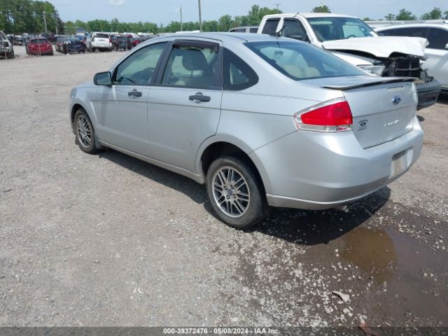 Photo 2 VIN: 1FAHP3FN5AW121873 - FORD FOCUS 