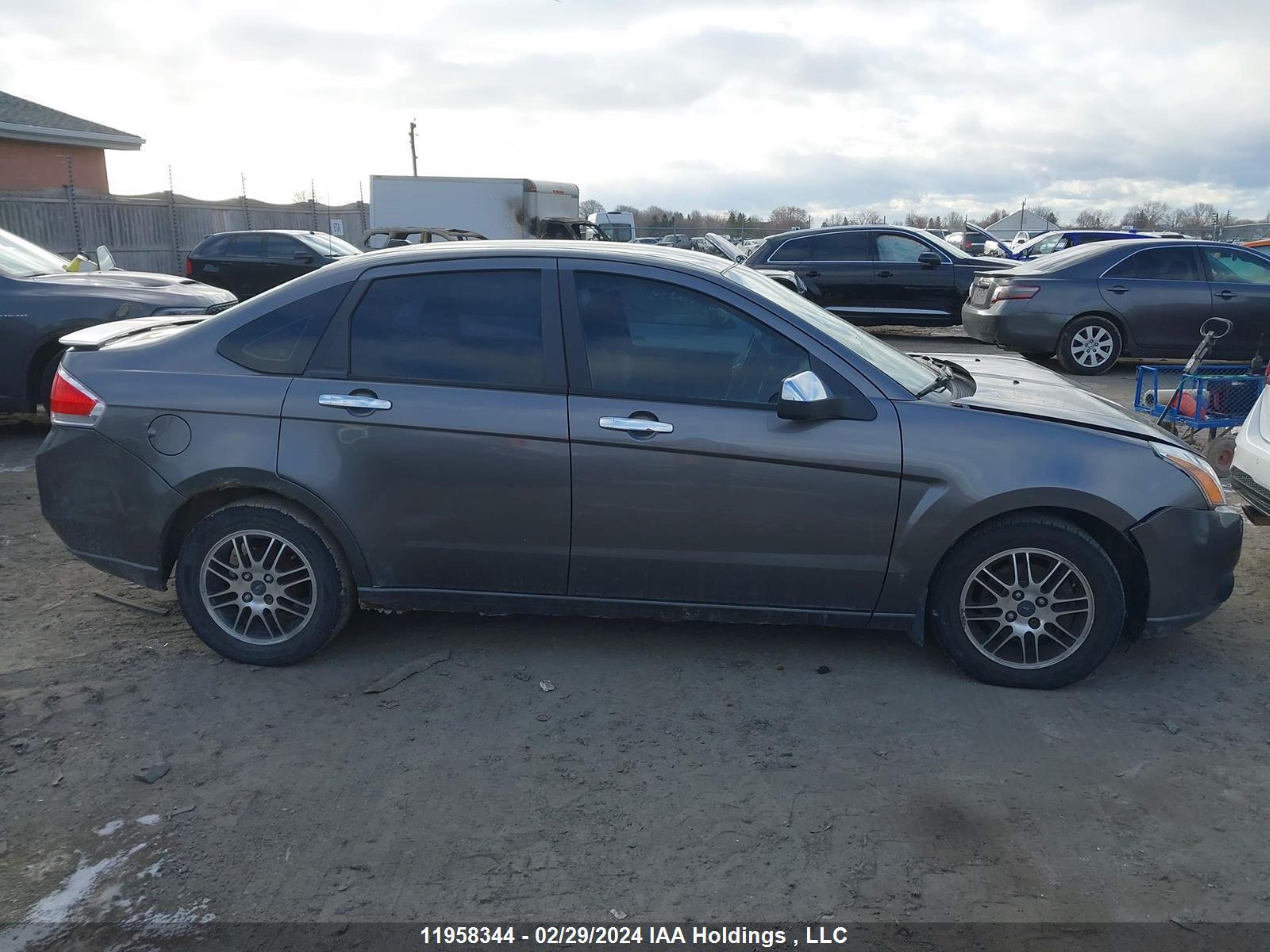 Photo 12 VIN: 1FAHP3FN5AW145820 - FORD FOCUS 