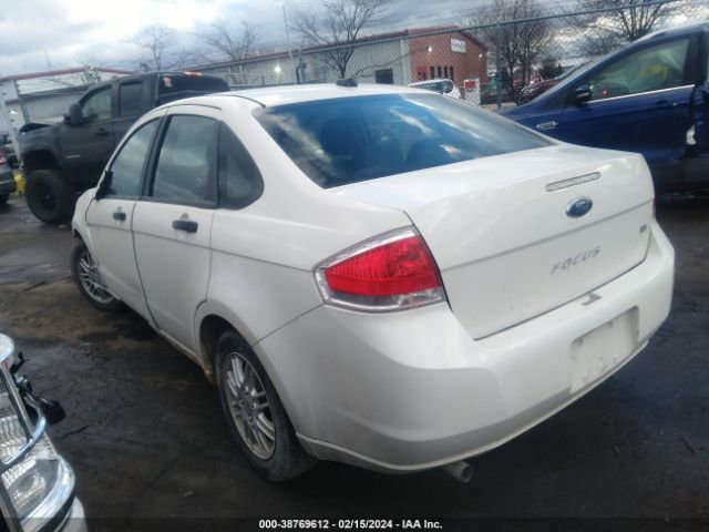 Photo 2 VIN: 1FAHP3FN5AW178123 - FORD FOCUS 