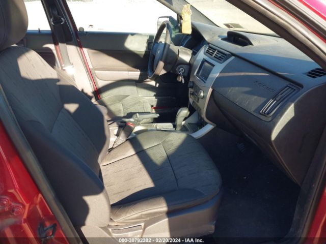 Photo 4 VIN: 1FAHP3FN5AW237347 - FORD FOCUS 