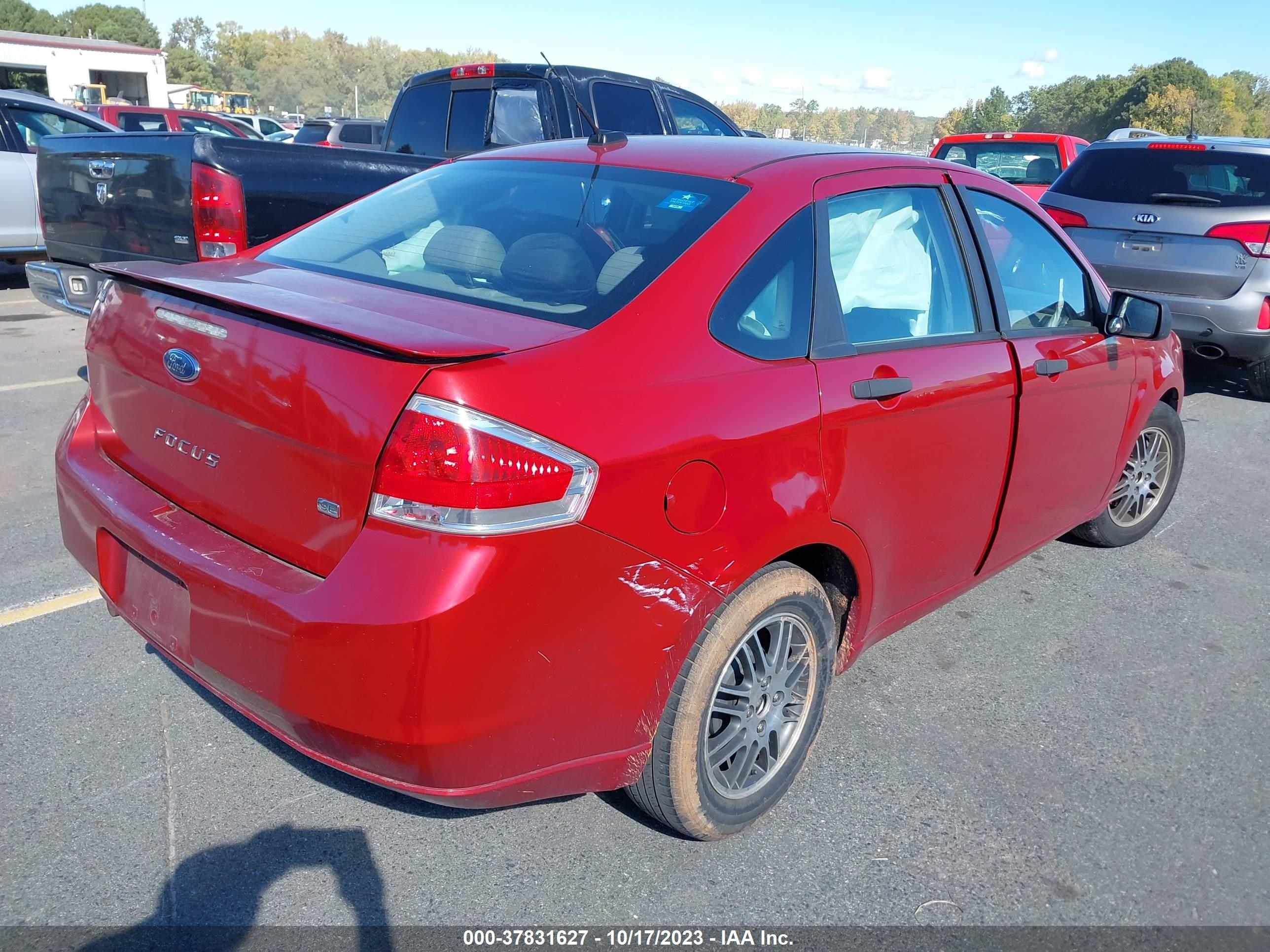 Photo 3 VIN: 1FAHP3FN5AW266606 - FORD FOCUS 