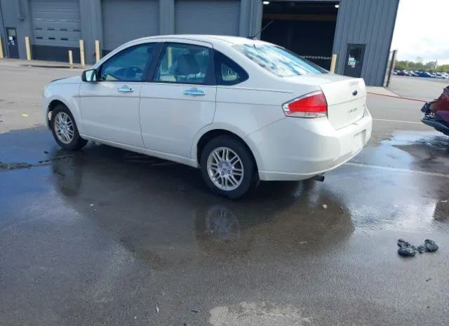 Photo 2 VIN: 1FAHP3FN5BW141509 - FORD FOCUS 