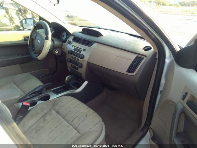 Photo 4 VIN: 1FAHP3FN5BW168998 - FORD FOCUS 