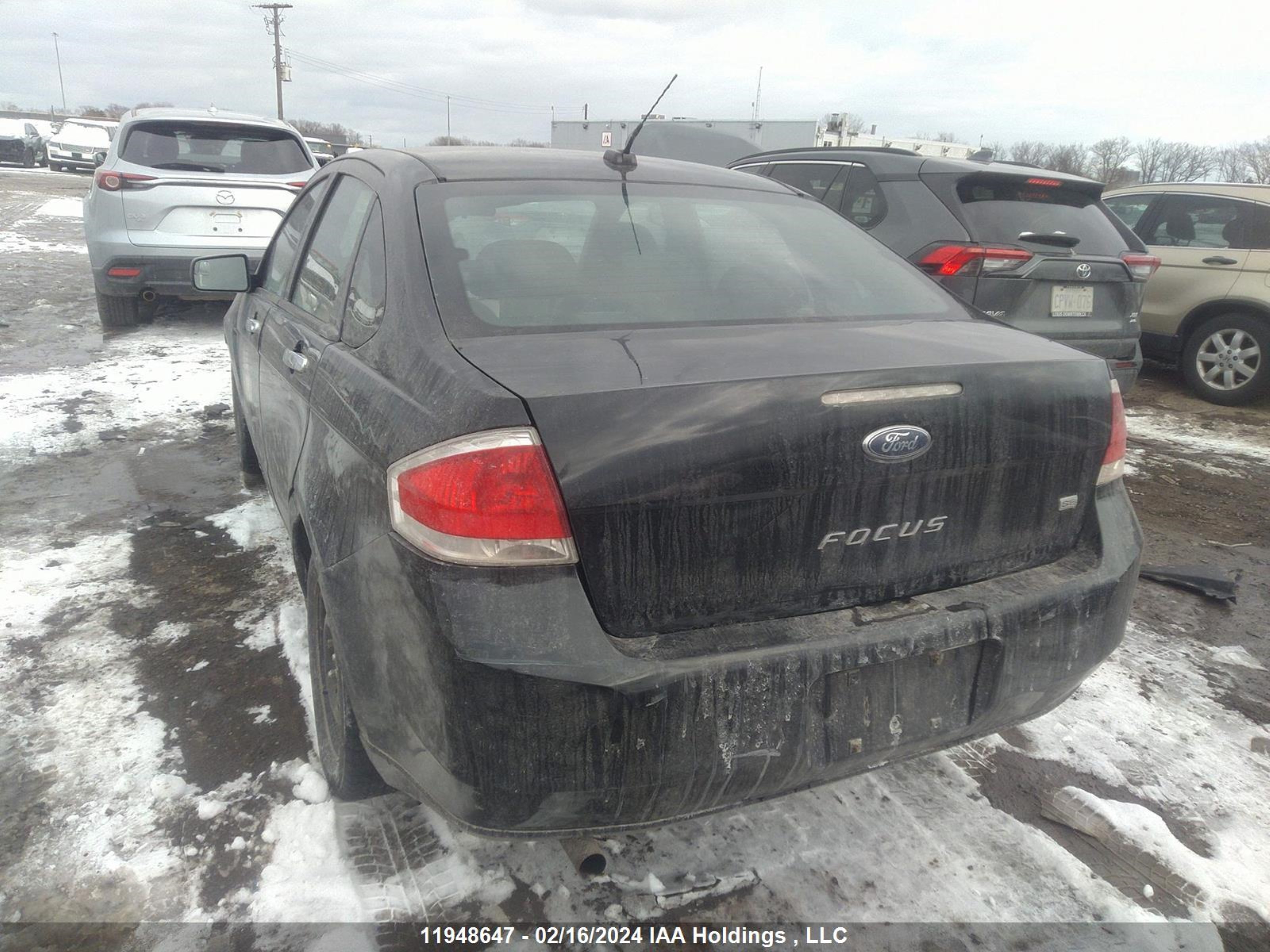 Photo 2 VIN: 1FAHP3FN6AW113457 - FORD FOCUS 