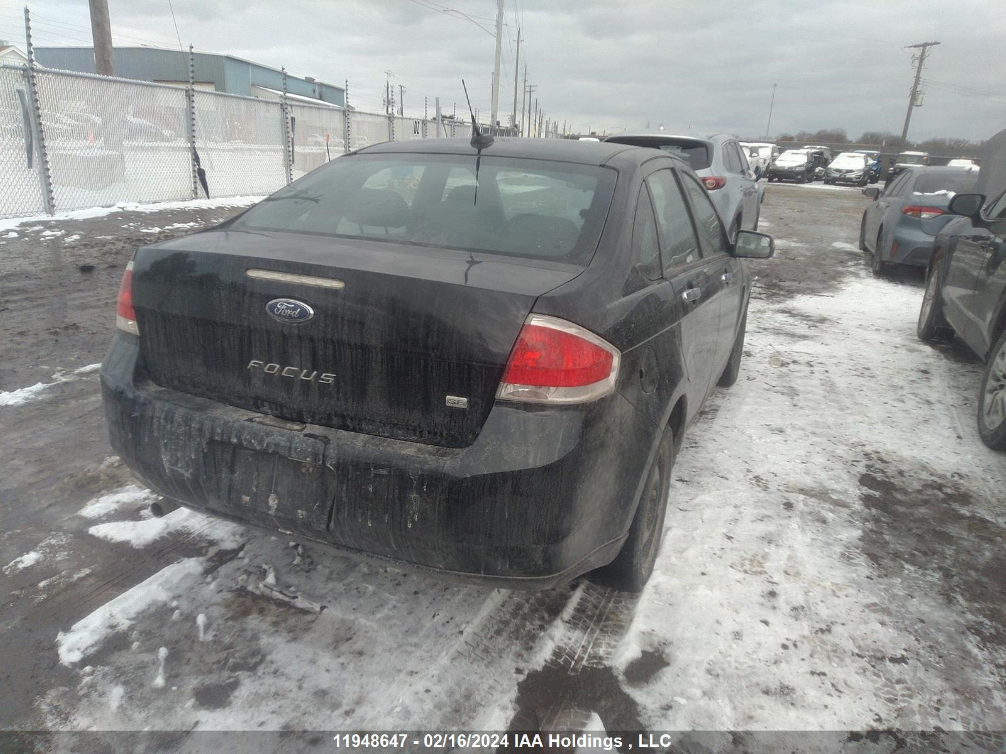 Photo 3 VIN: 1FAHP3FN6AW113457 - FORD FOCUS 