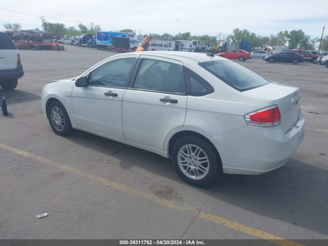 Photo 2 VIN: 1FAHP3FN6AW126127 - FORD FOCUS 