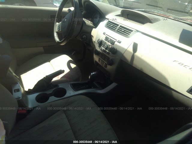 Photo 4 VIN: 1FAHP3FN6AW249183 - FORD FOCUS 