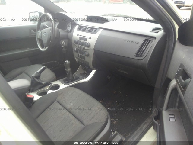 Photo 4 VIN: 1FAHP3FN6BW140840 - FORD FOCUS 