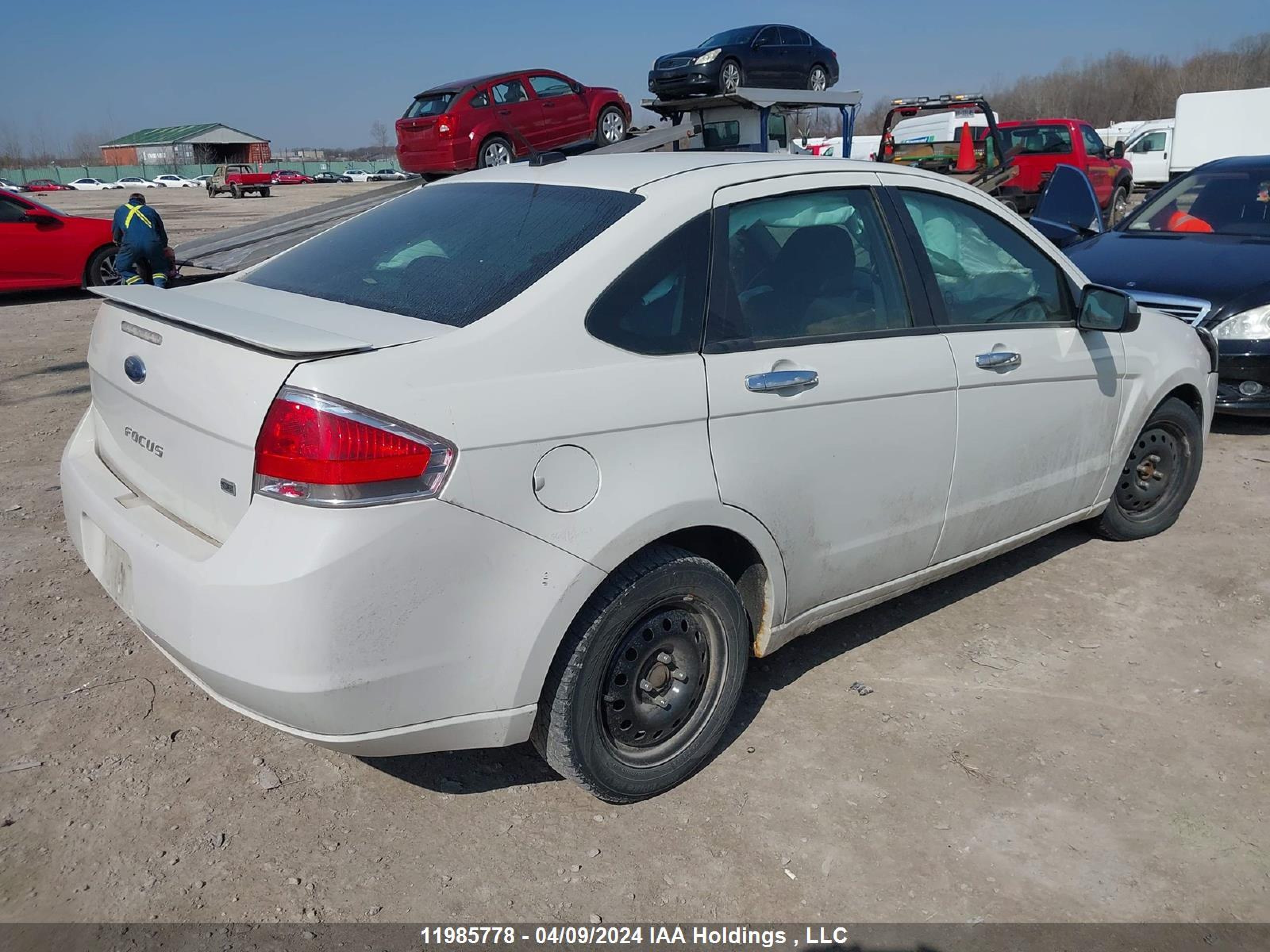 Photo 3 VIN: 1FAHP3FN6BW171781 - FORD FOCUS 