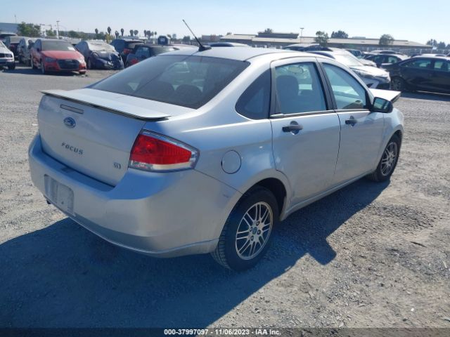 Photo 3 VIN: 1FAHP3FN6BW182702 - FORD FOCUS 