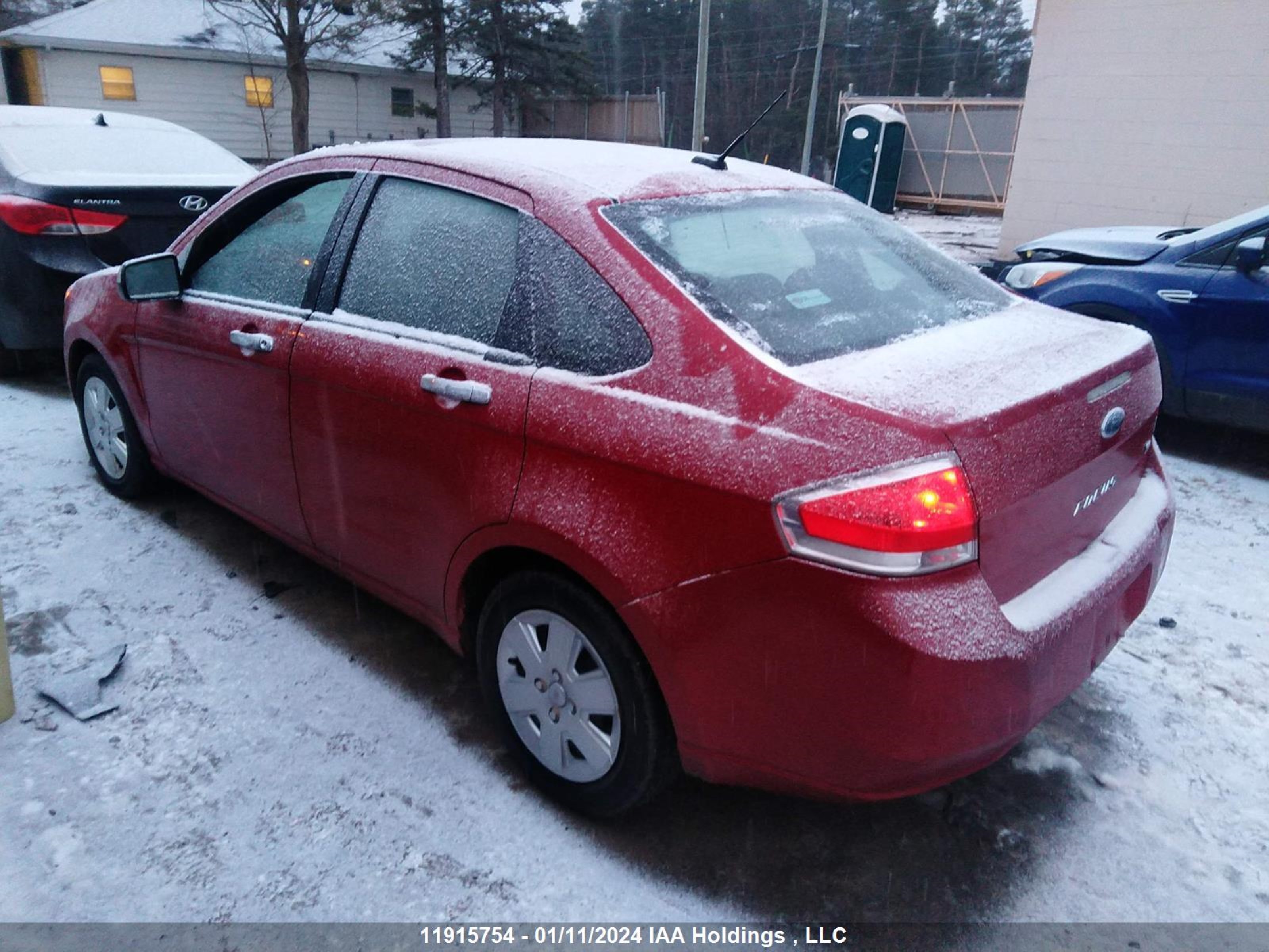 Photo 2 VIN: 1FAHP3FN7AW100846 - FORD FOCUS 