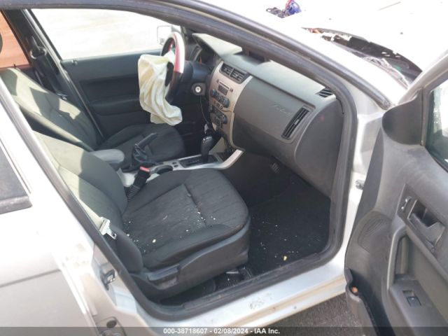 Photo 4 VIN: 1FAHP3FN7AW148041 - FORD FOCUS 