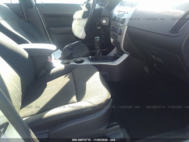 Photo 4 VIN: 1FAHP3FN7AW160058 - FORD FOCUS 