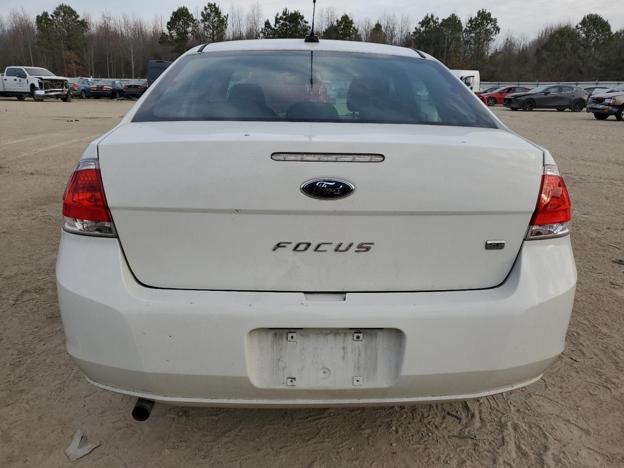 Photo 5 VIN: 1FAHP3FN7AW205189 - FORD FOCUS 