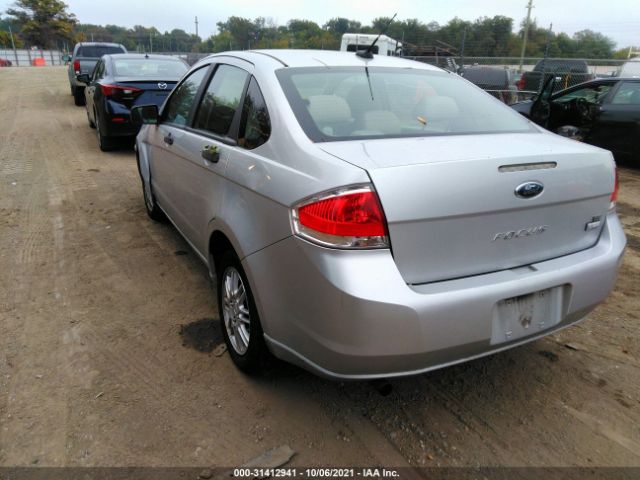 Photo 2 VIN: 1FAHP3FN7AW261293 - FORD FOCUS 