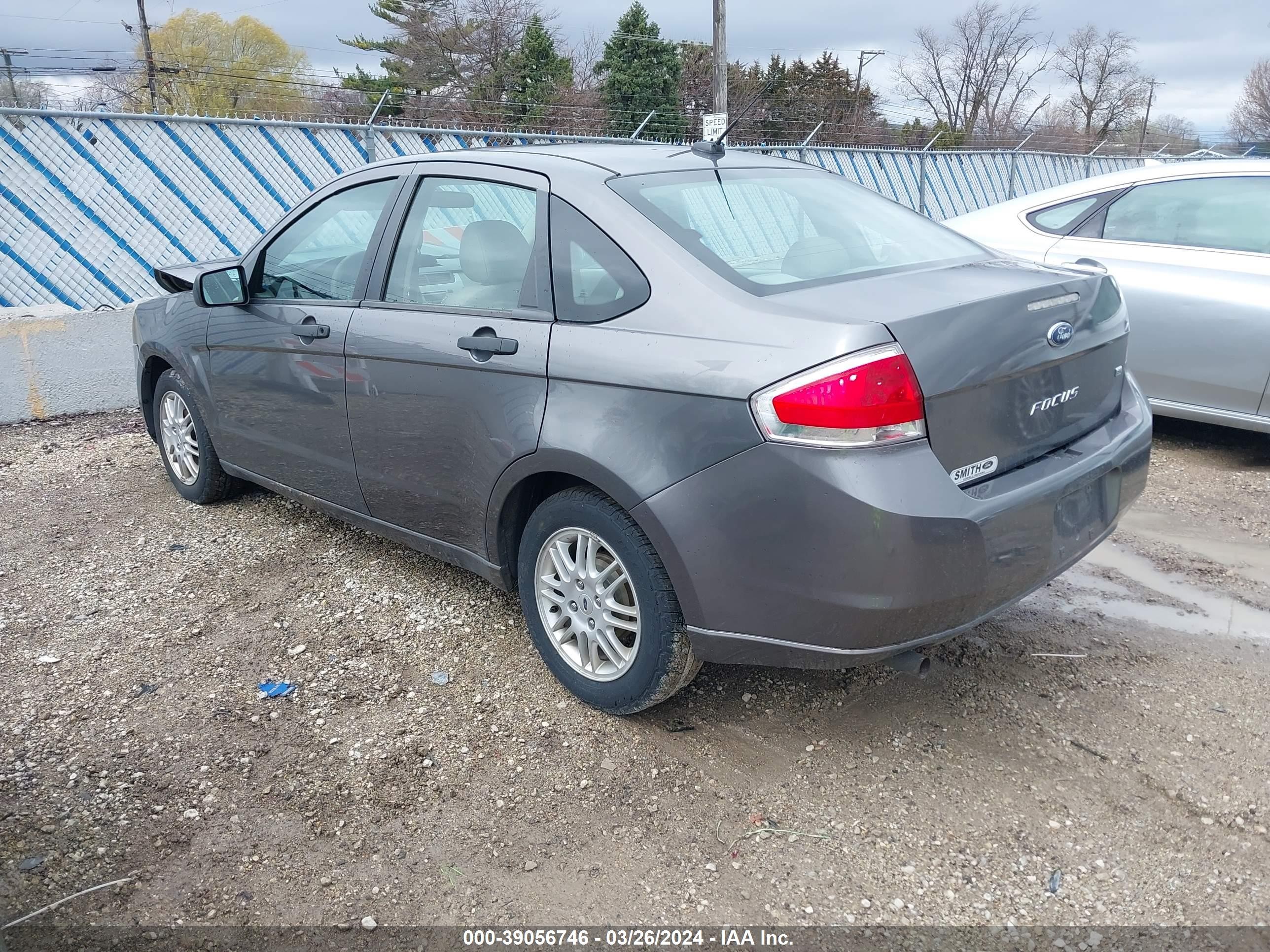 Photo 2 VIN: 1FAHP3FN7BW133511 - FORD FOCUS 