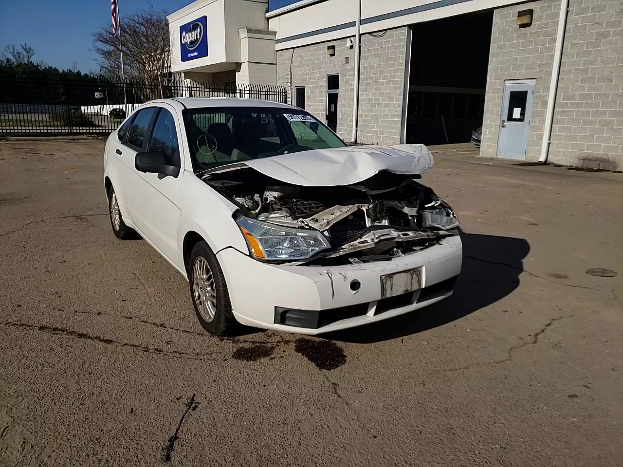 Photo 10 VIN: 1FAHP3FN7BW151880 - FORD FOCUS SE 