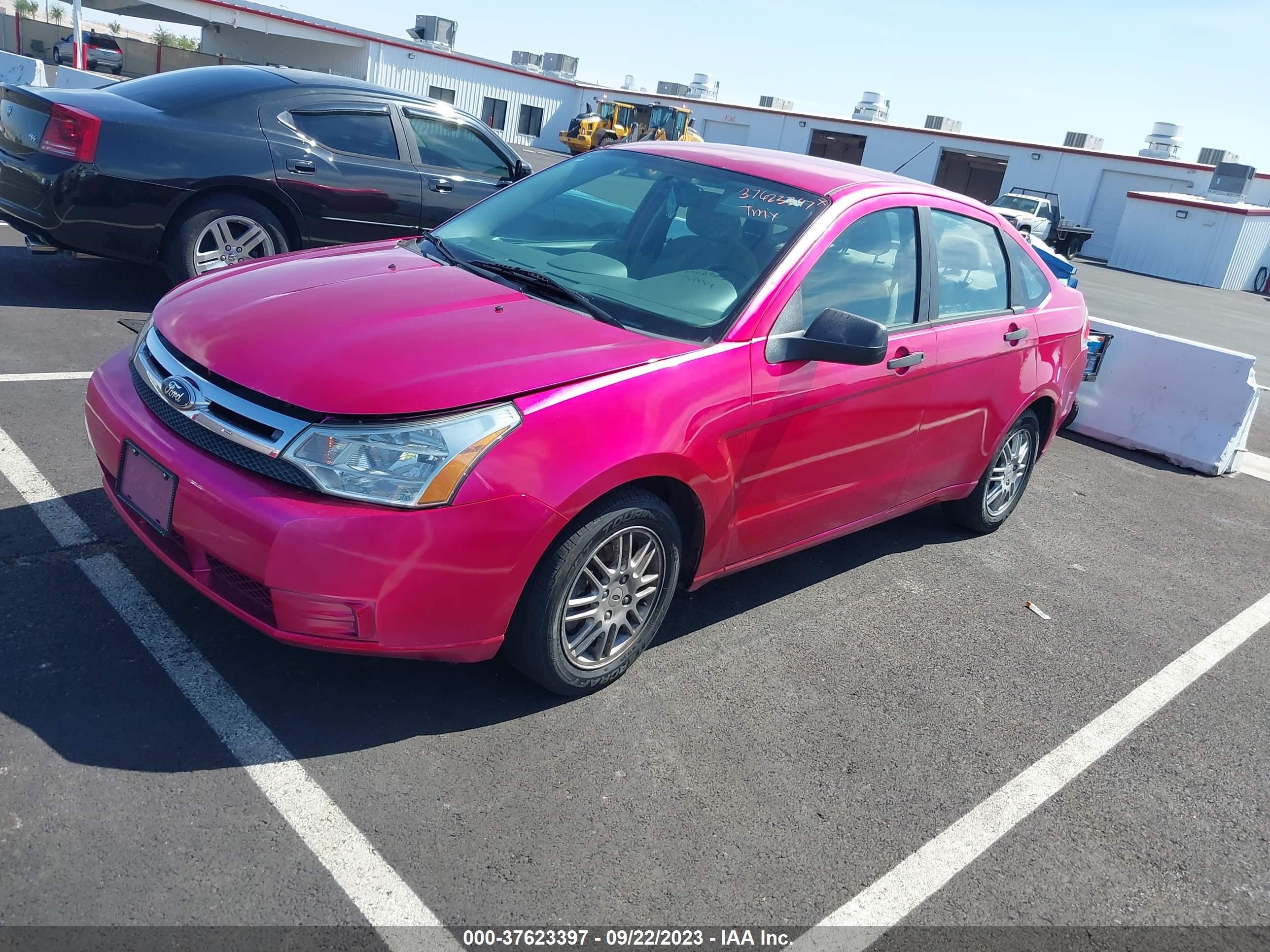 Photo 1 VIN: 1FAHP3FN7BW174916 - FORD FOCUS 