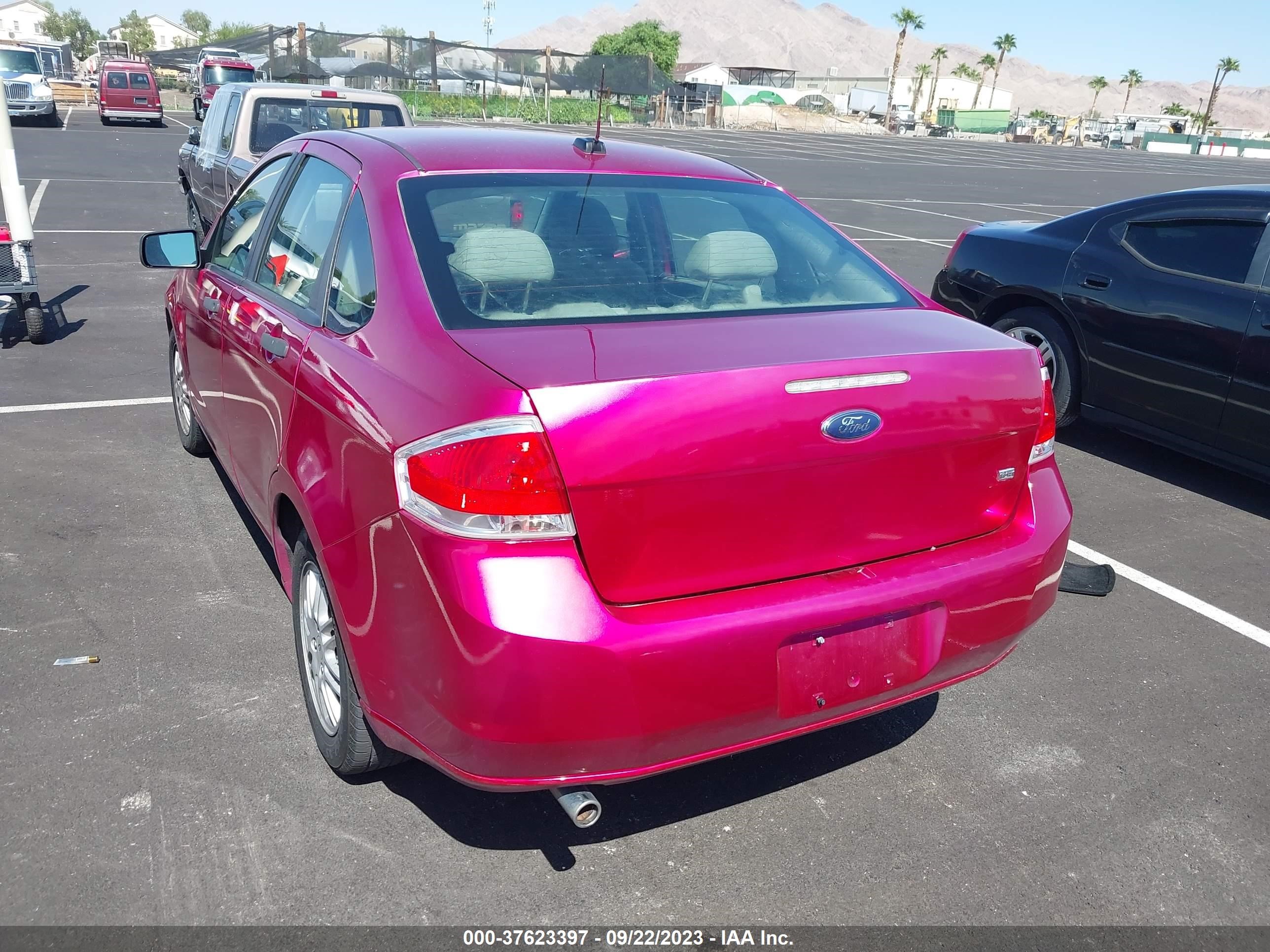 Photo 5 VIN: 1FAHP3FN7BW174916 - FORD FOCUS 