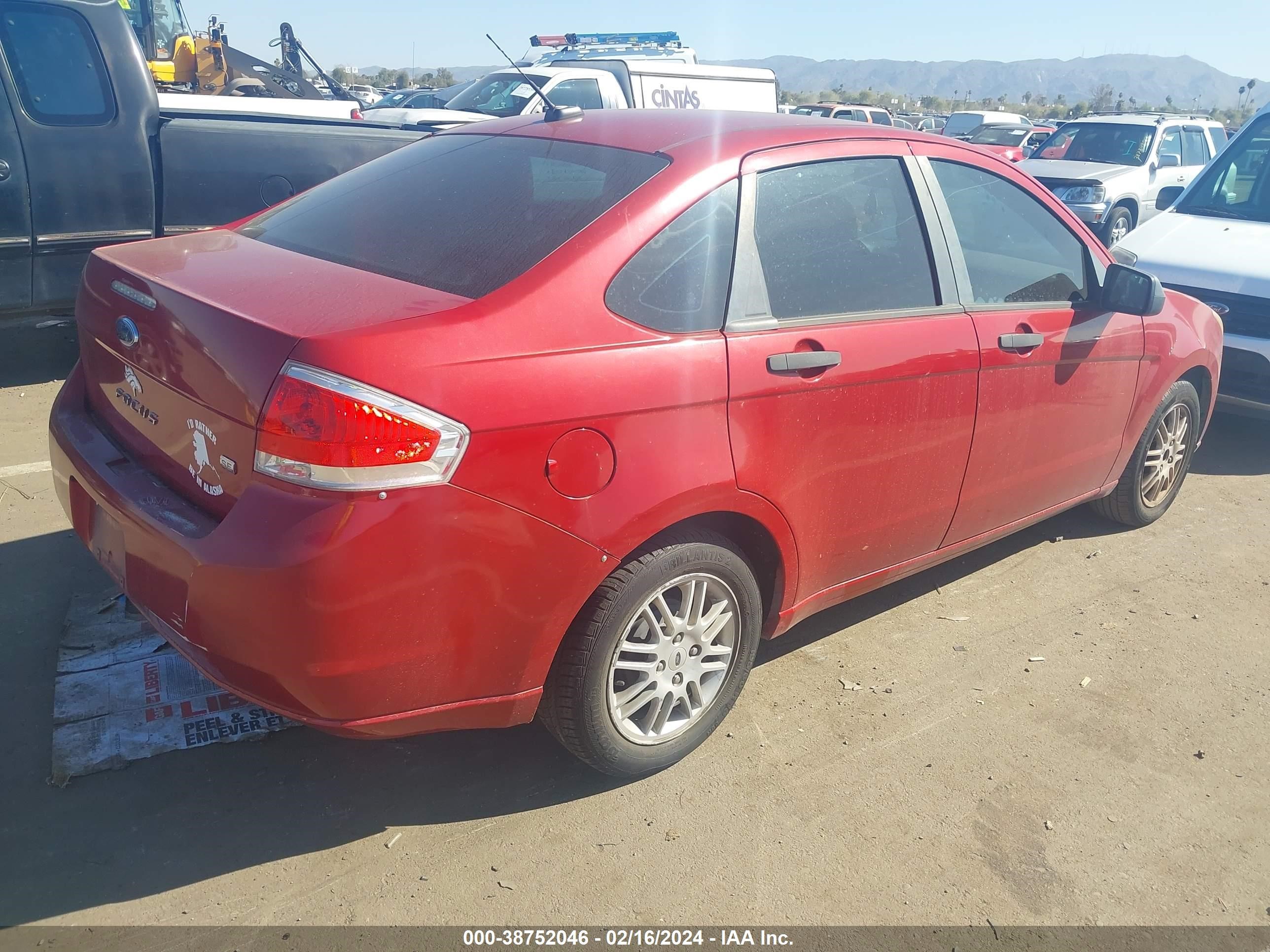 Photo 3 VIN: 1FAHP3FN8AW211406 - FORD FOCUS 