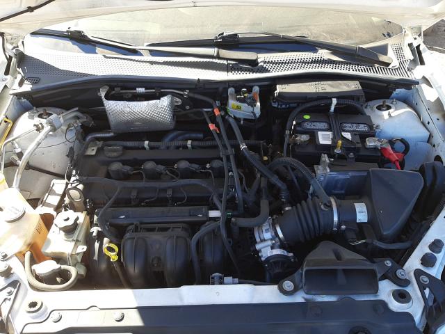 Photo 6 VIN: 1FAHP3FN8AW214242 - FORD FOCUS SE 