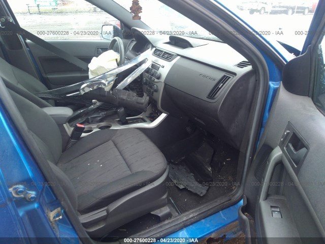 Photo 4 VIN: 1FAHP3FN8AW221773 - FORD FOCUS 