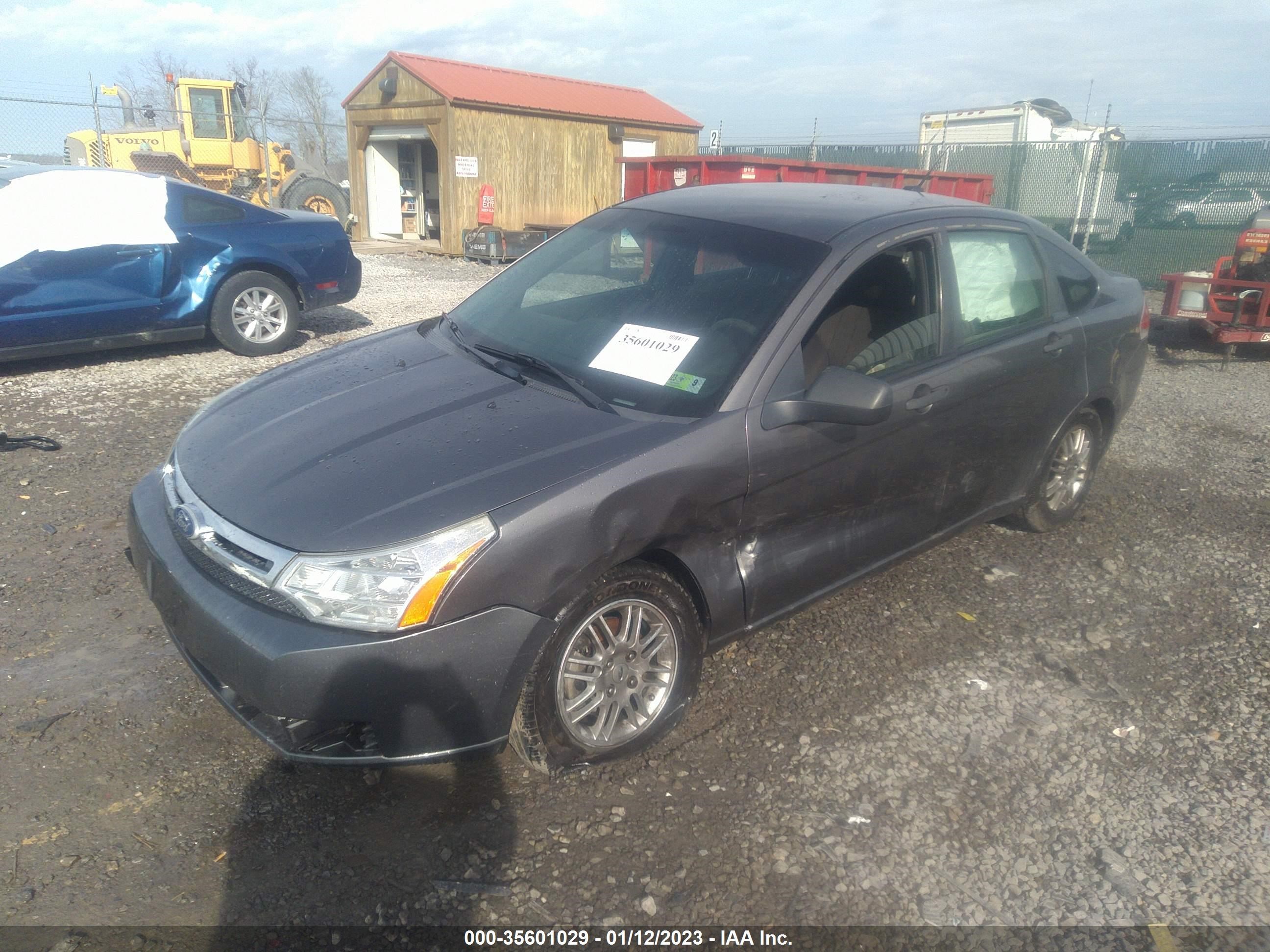 Photo 1 VIN: 1FAHP3FN8AW256099 - FORD FOCUS 