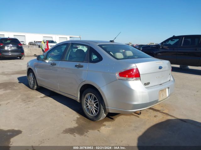 Photo 2 VIN: 1FAHP3FN8BW112201 - FORD FOCUS 