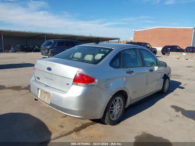 Photo 3 VIN: 1FAHP3FN8BW112201 - FORD FOCUS 