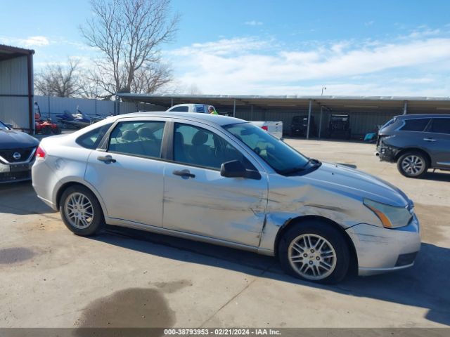 Photo 5 VIN: 1FAHP3FN8BW112201 - FORD FOCUS 