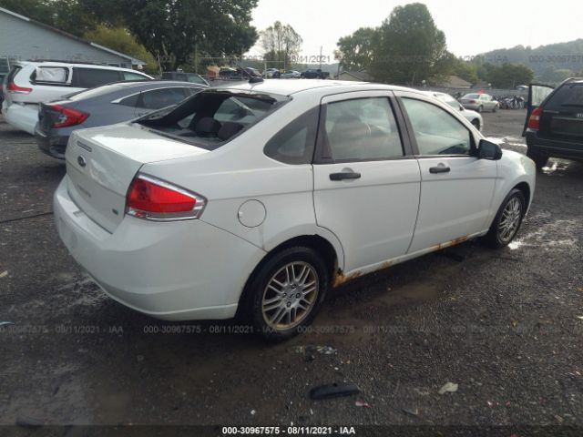 Photo 3 VIN: 1FAHP3FN8BW120511 - FORD FOCUS 