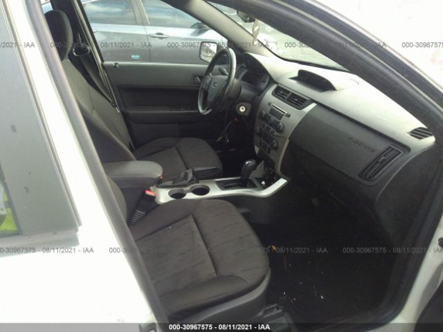 Photo 4 VIN: 1FAHP3FN8BW120511 - FORD FOCUS 