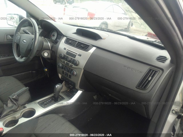 Photo 4 VIN: 1FAHP3FN8BW128933 - FORD FOCUS 